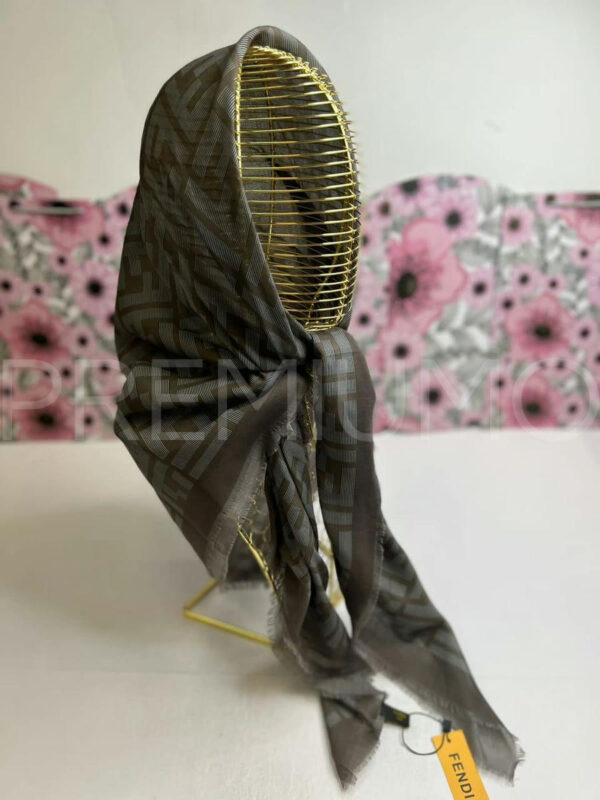 Fendi платок PR902032 2