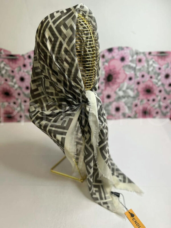 Fendi платок PR648605 2