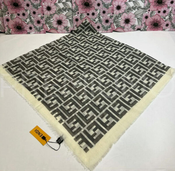 Fendi платок PR648605