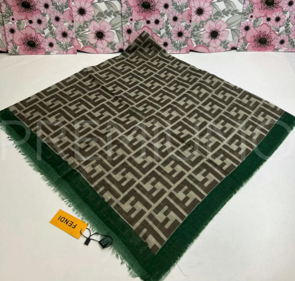 Fendi платок PR250542