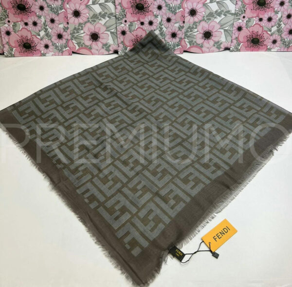 Fendi платок PR902032