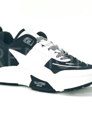 Valentino Garavani True Act Low Top кроссовки PR120399
