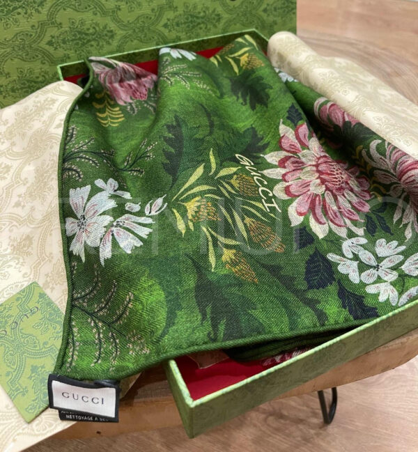 Gucci платок PR637171