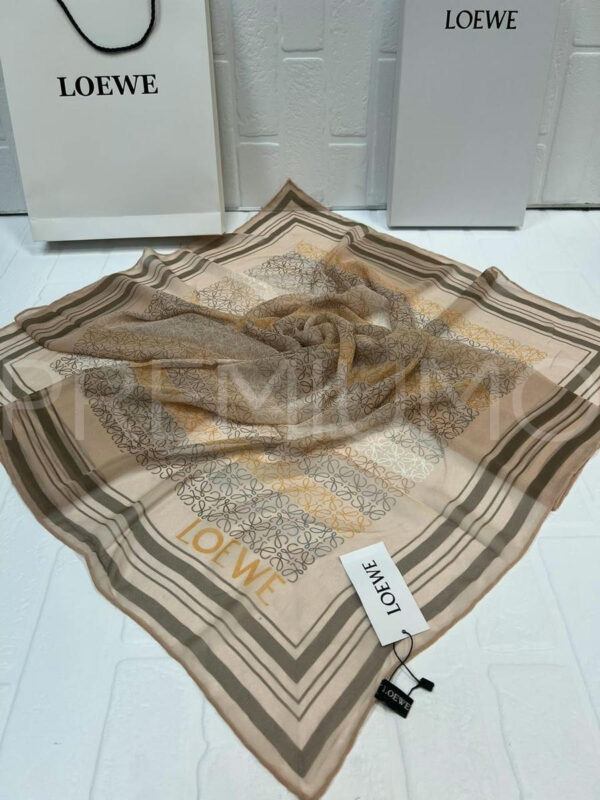 Loewe платок PR159825