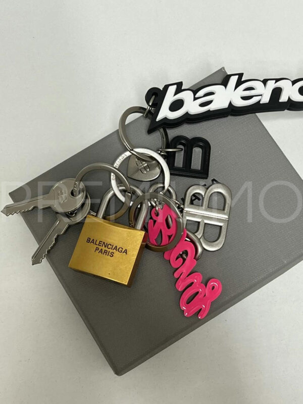 Balenciaga брелок PR681731 2