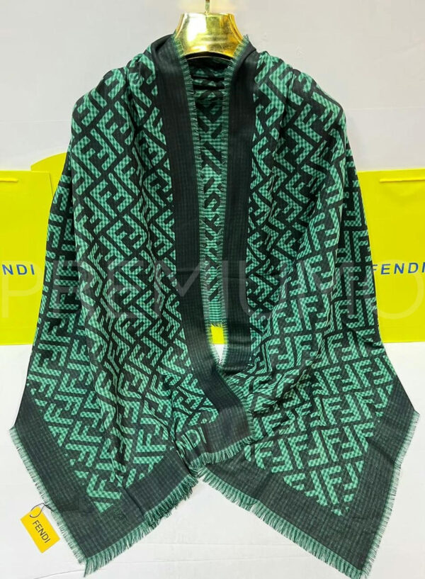 Fendi палантин PR162348
