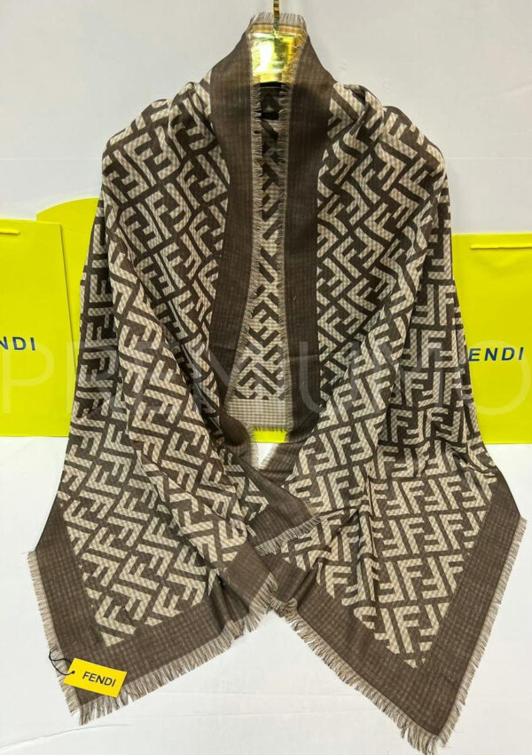 Fendi палантин PR599124
