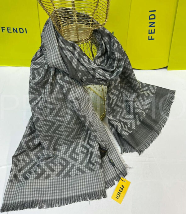 Fendi палантин PR776637 2