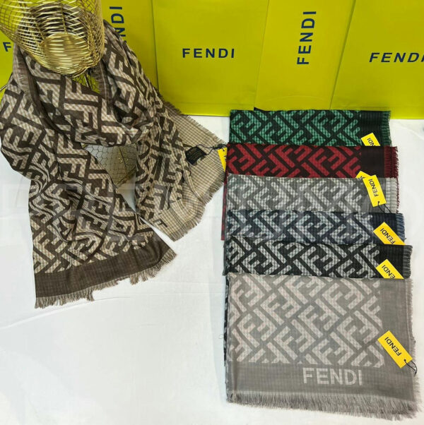 Fendi палантин PR196414 4