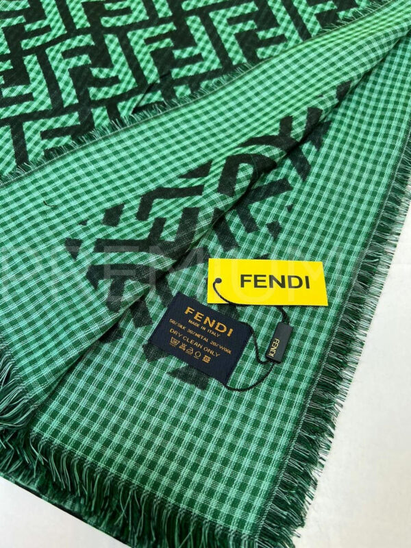 Fendi палантин PR162348 4