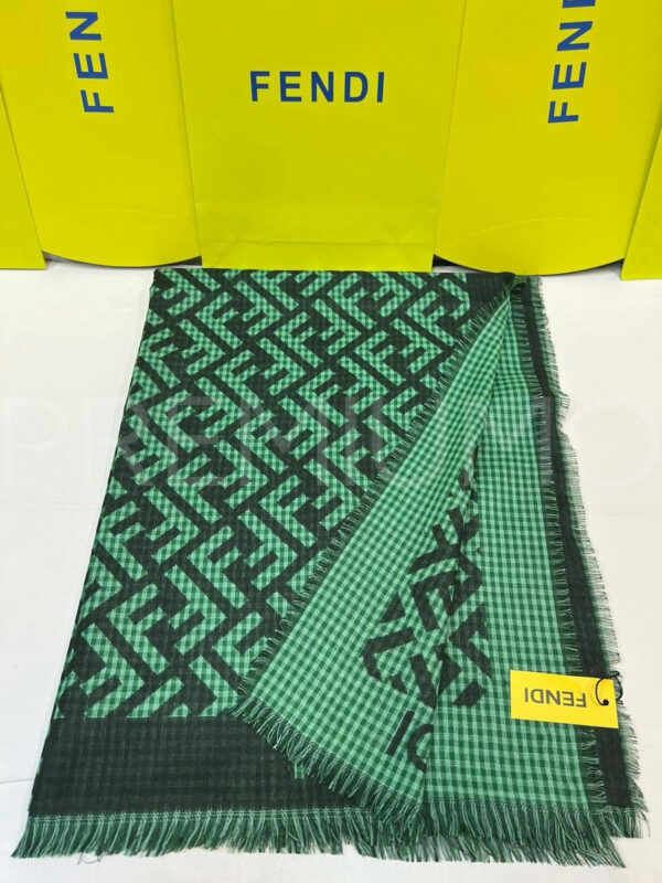 Fendi палантин PR162348 3