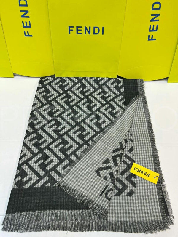 Fendi палантин PR776637 3