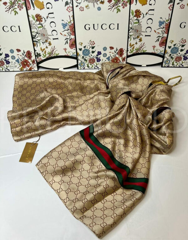 Gucci палантин PR628599 3