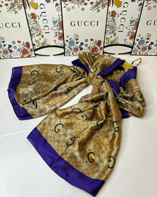 Gucci палантин PR767782 2