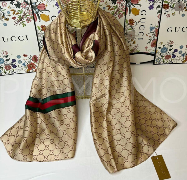 Gucci палантин PR628599 2