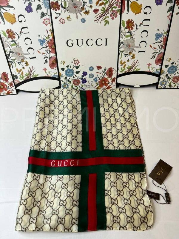 Gucci палантин PR627359 5