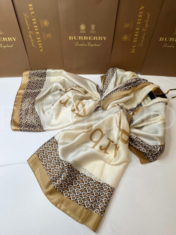 Burberry палантин PR591612 2