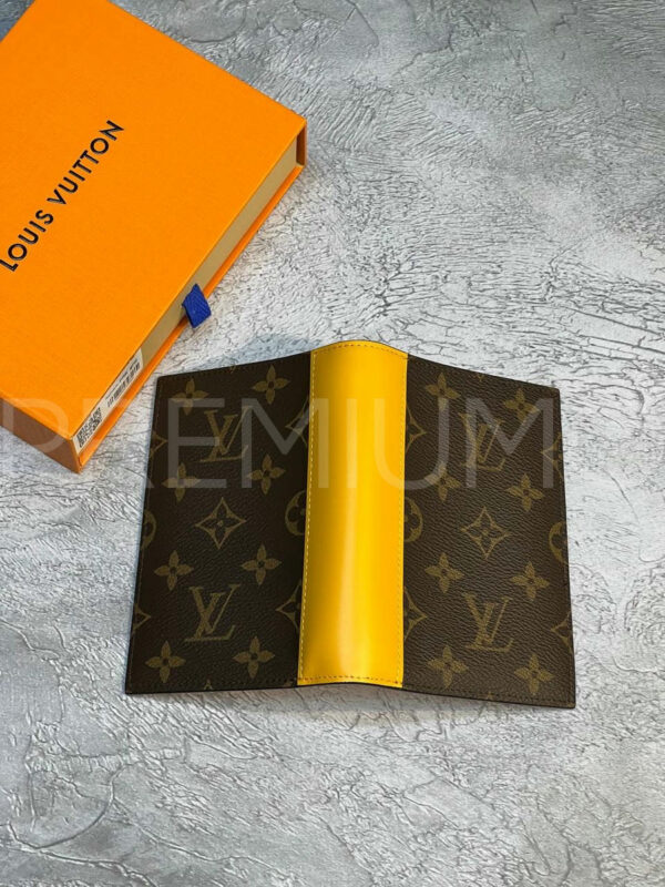 Louis Vuitton обложка на паспорт PR315079 2