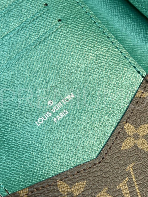 Louis Vuitton обложка на паспорт PR968687 4