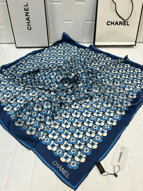 Chanel платок PR957630