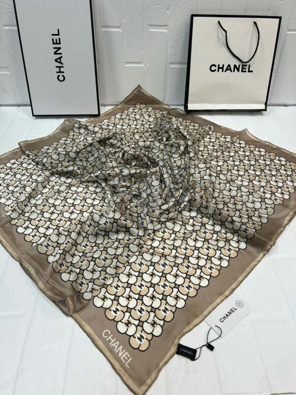 Chanel платок PR219610