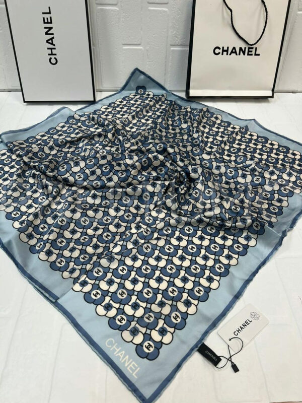 Chanel платок PR257767