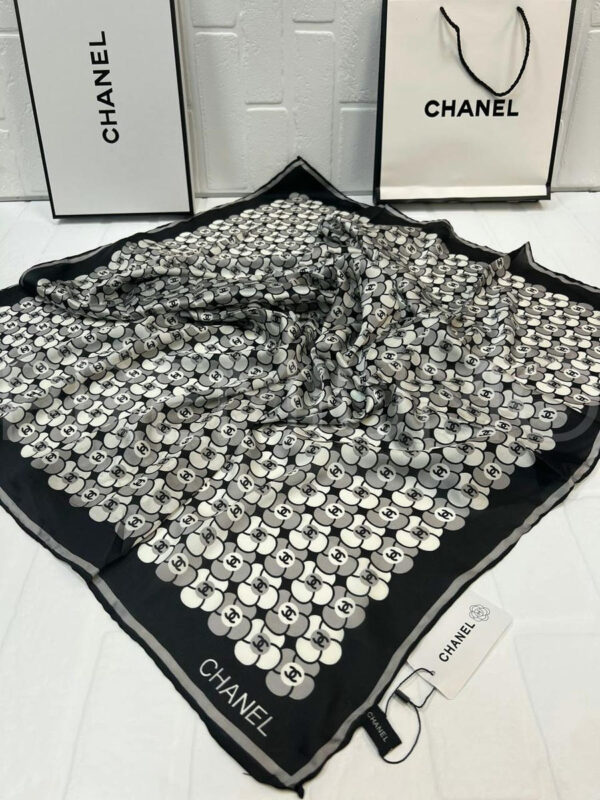 Chanel платок PR737521