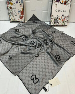 Gucci платок PR471068