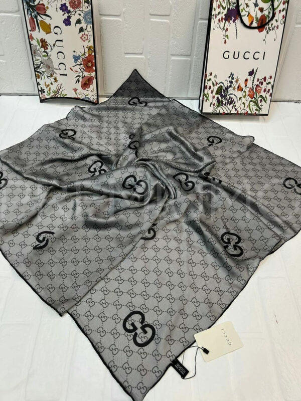Gucci платок PR471068