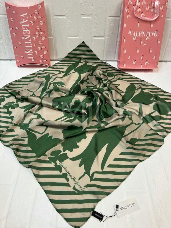 Valentino платок PR412623