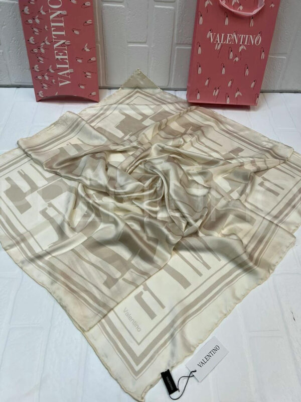Valentino платок PR367942