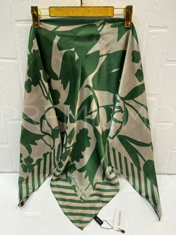 Valentino платок PR412623 3