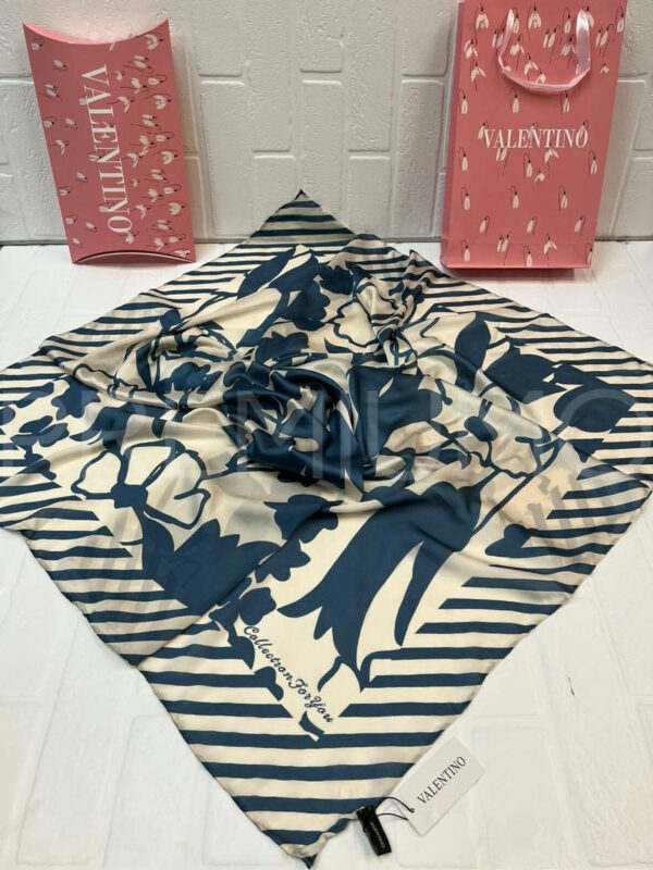 Valentino платок PR244002