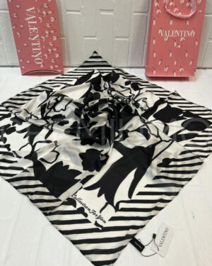 Valentino платок PR227840