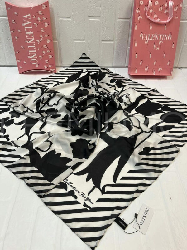 Valentino платок PR227840