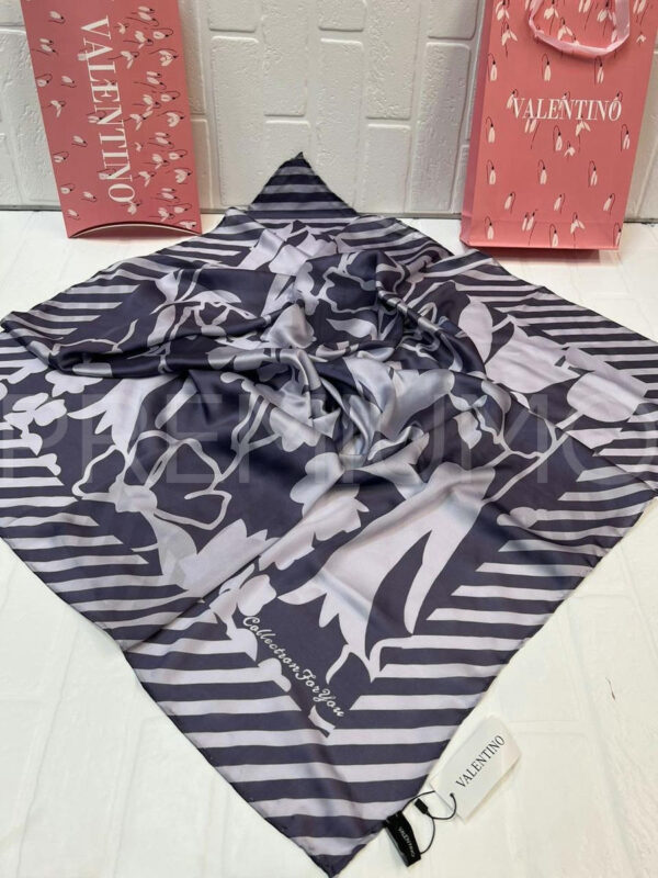 Valentino платок PR312059