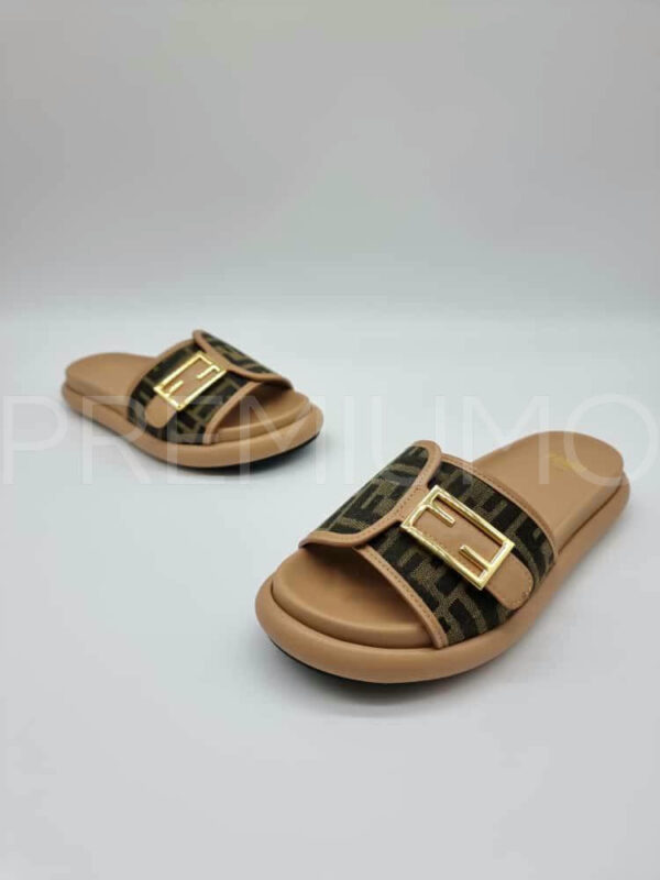 Fendi шлепанцы PR475493