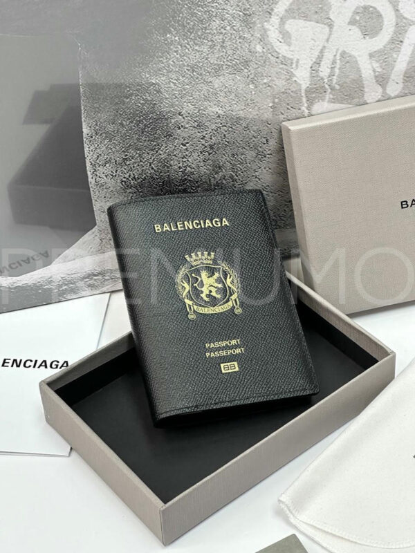 Balenciaga обложка на паспорт PR926375