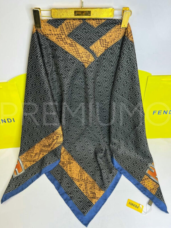 Fendi платок PR741165 3