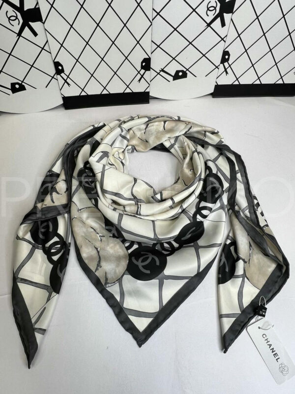 Chanel платок PR565348