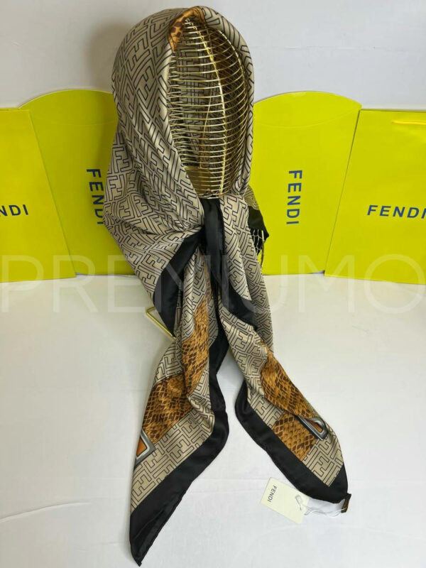 Fendi платок PR804468 2