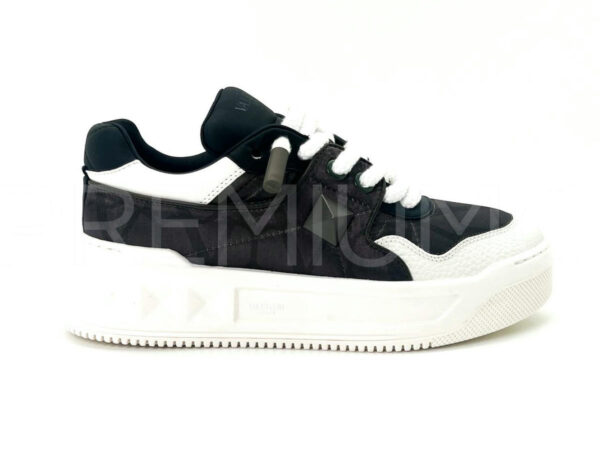 Valentino Garavani ONE STUD XL кроссовки PR898203 2