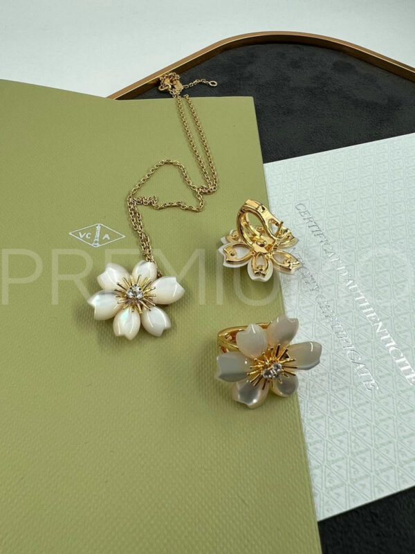 Van Cleef & Arpels кулон PR767859