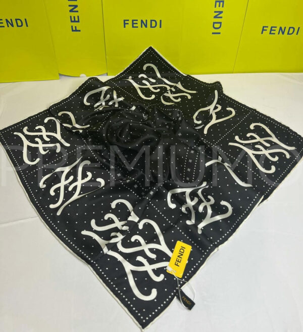 Fendi платок PR861386