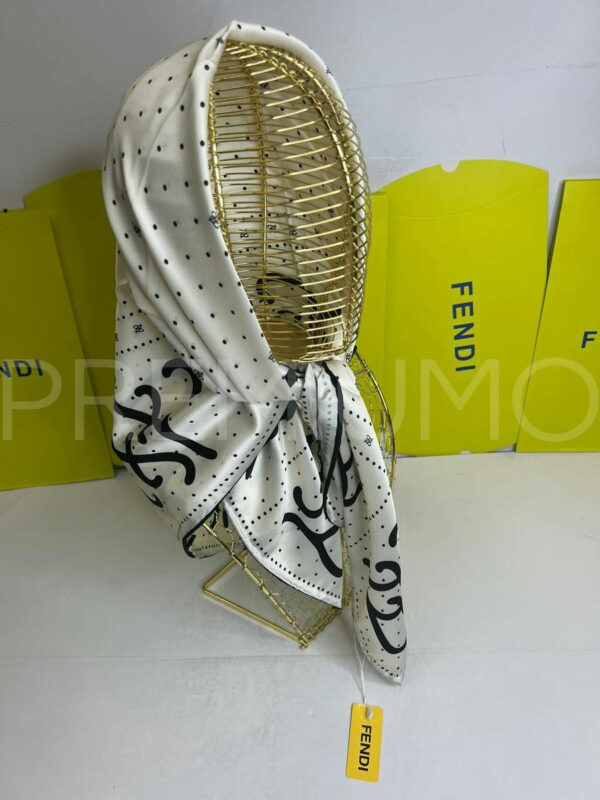 Fendi платок PR845729 2
