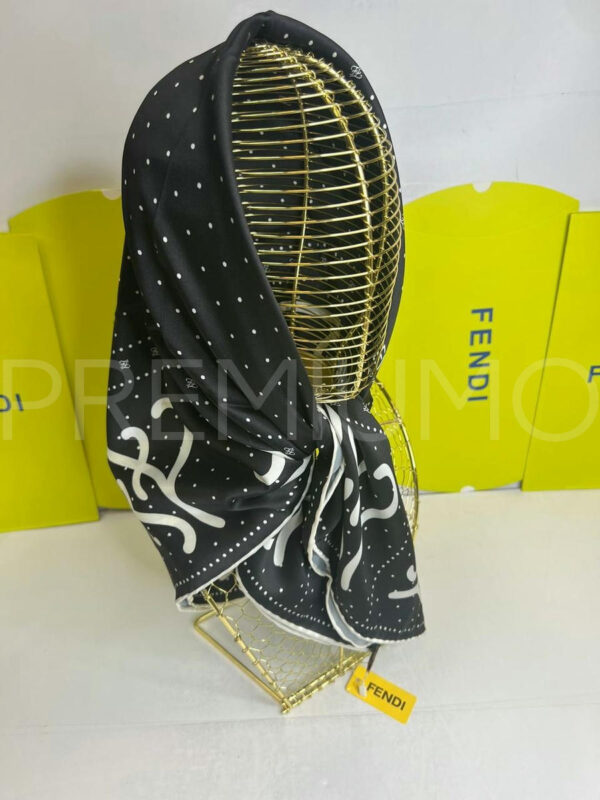 Fendi платок PR861386 2