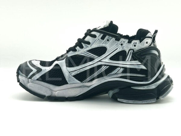 Balenciaga Runner Black and White кроссовки PR444661 3