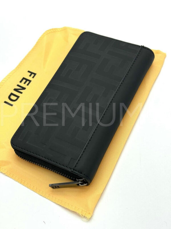 Fendi кошелек PR681484 5
