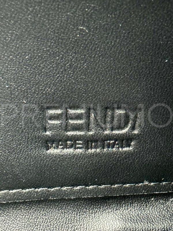 Fendi кошелек PR681484 7