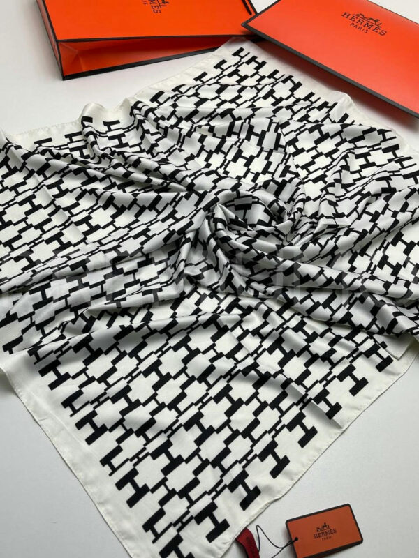 Hermes платок PR245086 2